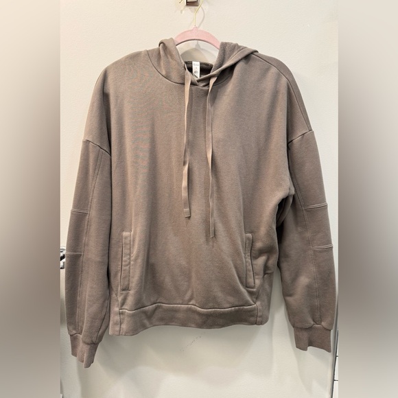 ALO Yoga Tops - ALO Yoga Women’s Hooded Pullover - Taupe Brown - Small